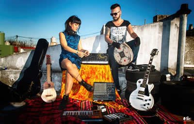 Anahí Arias junto a Carnavale di Vendetta en el Club Cultural Matienzo